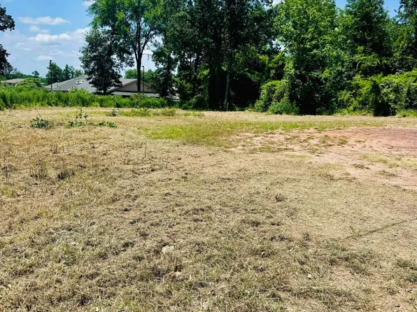 Oak St, Longview, TX 75605