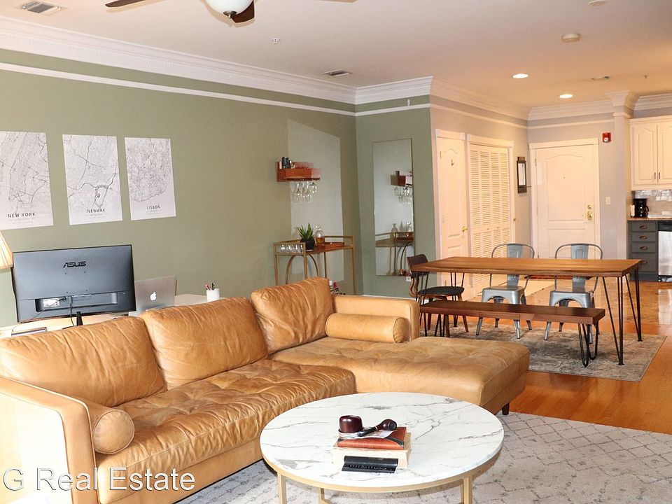 1st image of 411-419 Chestnut St #2D