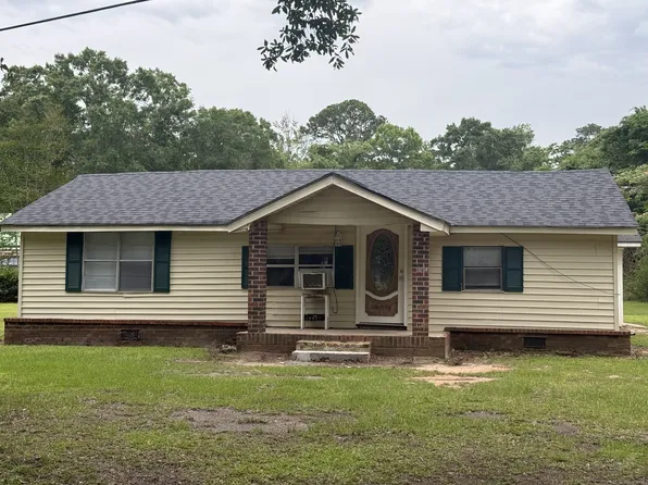 3628 Big Point Rd, Moss Point, MS 39562