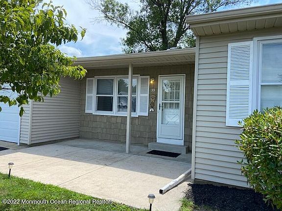 5th image of 33 Westport Drive