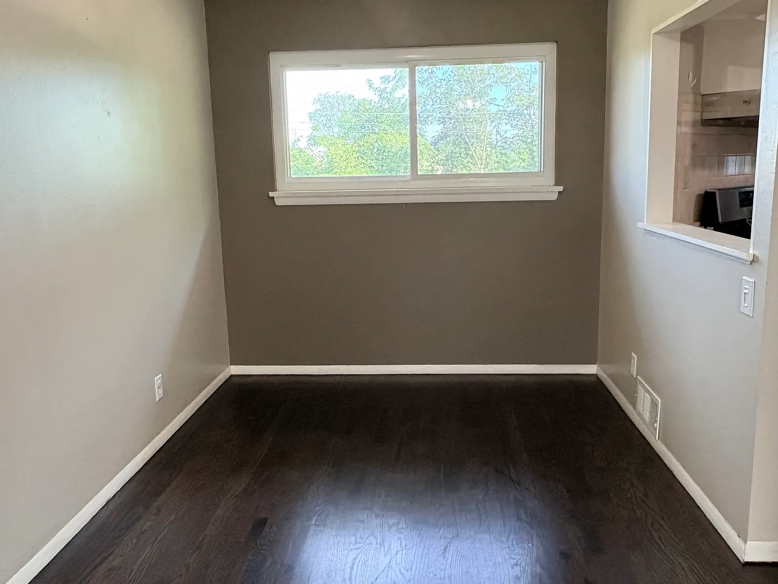 3 bed, 1.5 bath, 1612 sqft, $2,100 — Photo 4