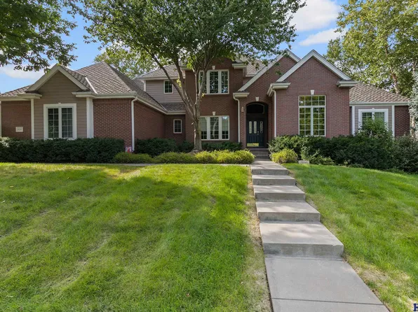 6715 Old Dominion Rd, Lincoln, NE 68516