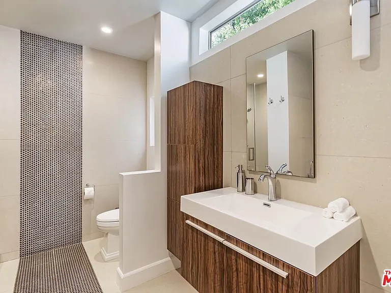 703 N Maple Dr — Photo 29