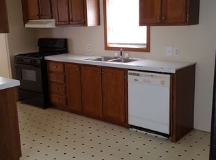 85 Lakeland Dr, Millbury, OH 43447