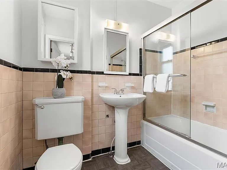 6925 Dartmouth Ave — Photo 32