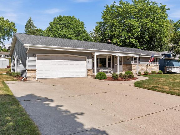 2nd image of 924 N 18th AVENUE