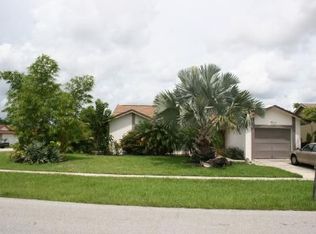 9124 Bedford Dr, Boca Raton, FL 33434
