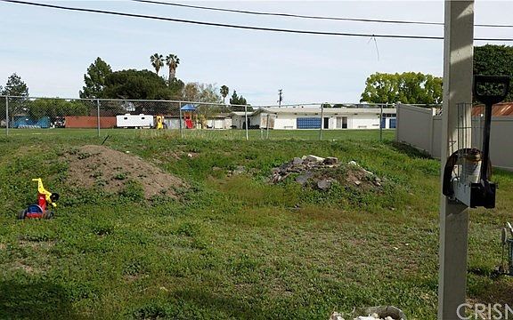 Huge back yard overlooks private school park