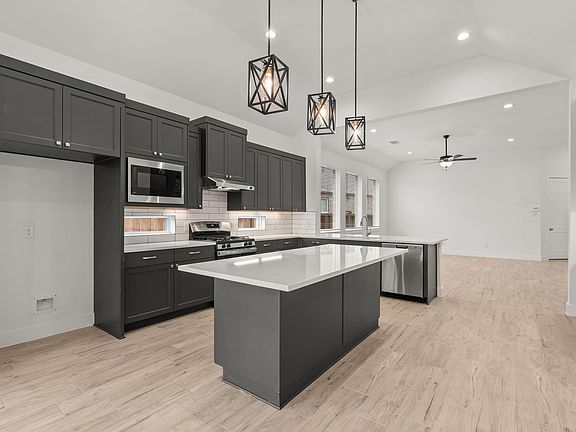 2nd image of 28819 Crockett Gardens Dr