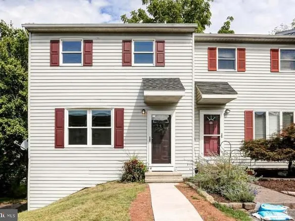 42 Persian Lilac Dr, Etters, PA 17319