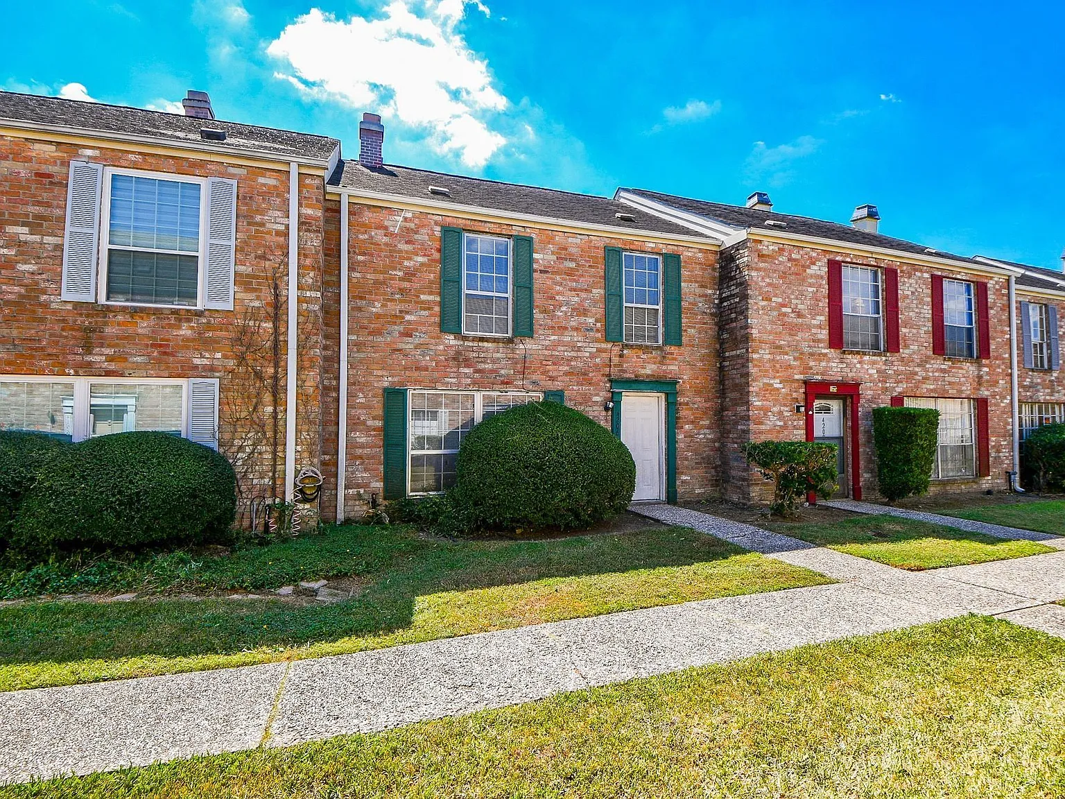 3 bed, 2.5 bath, 1500 sqft, $1,600 — Photo 1