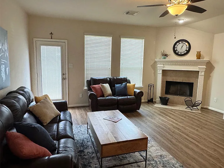 21818 Saragosa Pond Ln — Photo 4