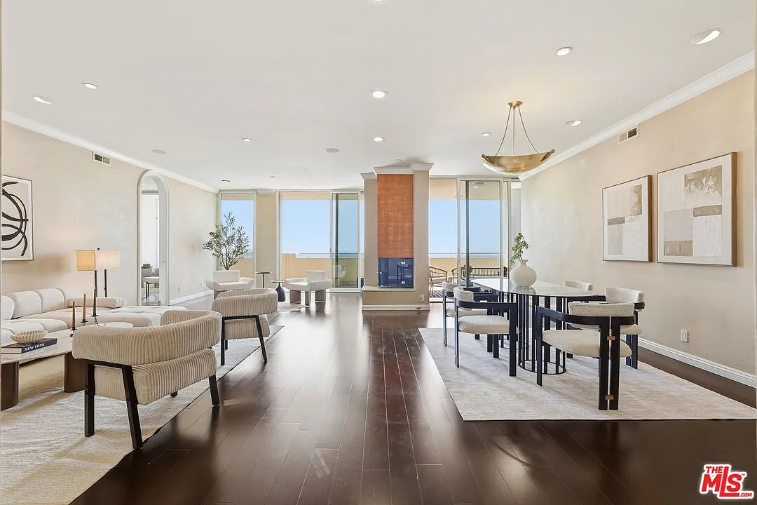 2 bed, 2.5 bath, 2011 sqft, $7,995 — Photo 1