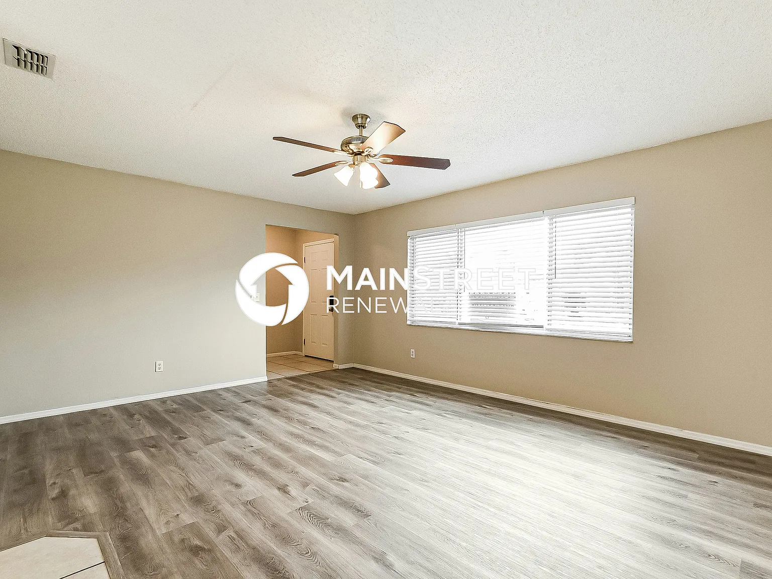 108 Woodfield Ct — Photo 3