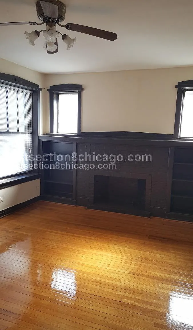 4 bed, 2.0 bath, $2,500 — Photo 2