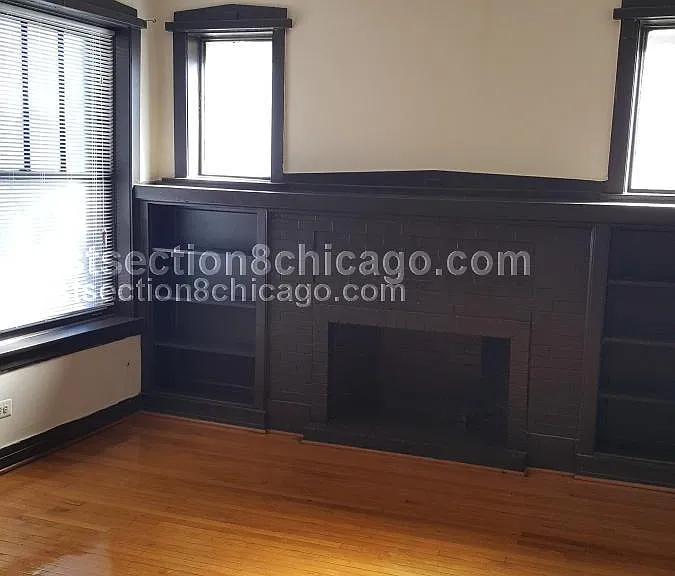 6228 S Eberhart Ave #2 — Photo 2