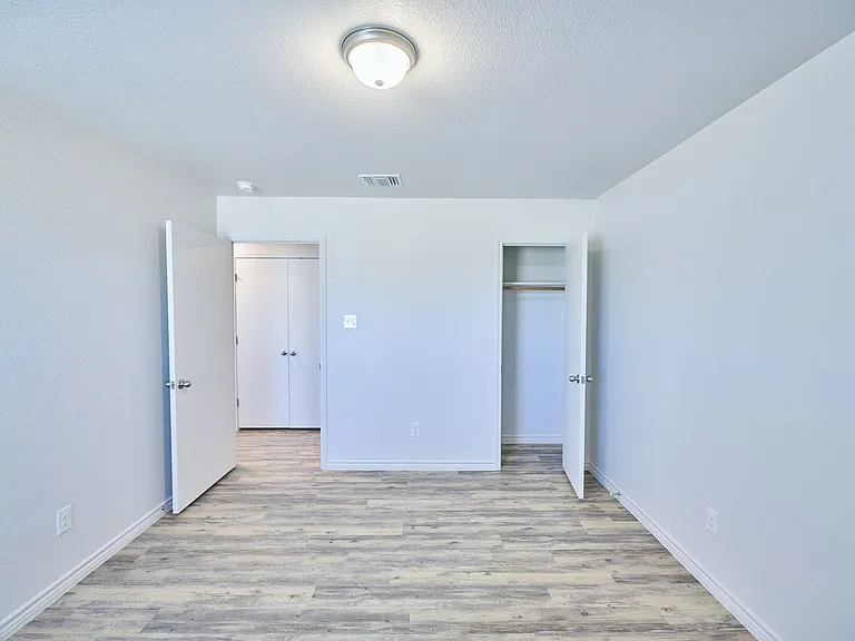 1809 Clovis Dr — Photo 12