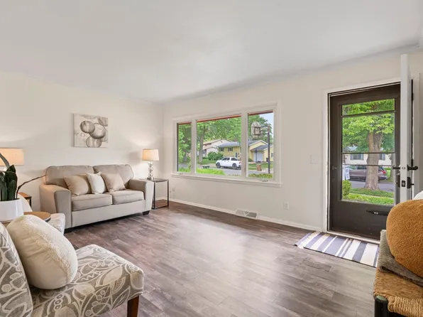 5905 Mayhill Dr, Madison, WI 53711