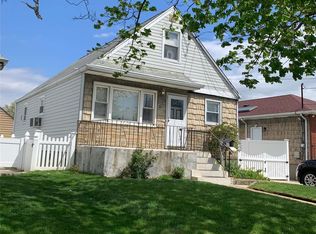 23 Fairfax St, Valley Stream, NY 11580