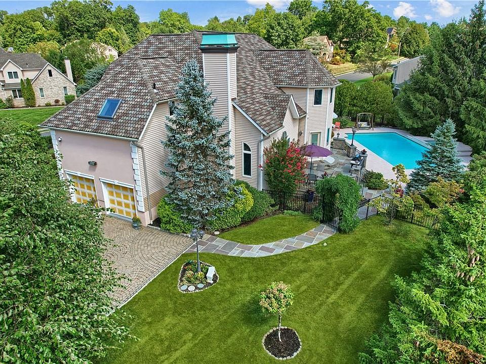 1st image of 45 Lady Godiva Way