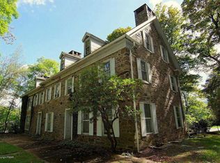 2536 Walnut Dr, Stroudsburg, PA 18360
