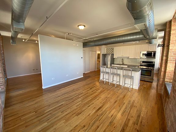 2nd image of 420 S Clinton St APT 401
