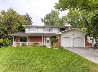 7939 W Harvard Pl, Lakewood, CO 80227