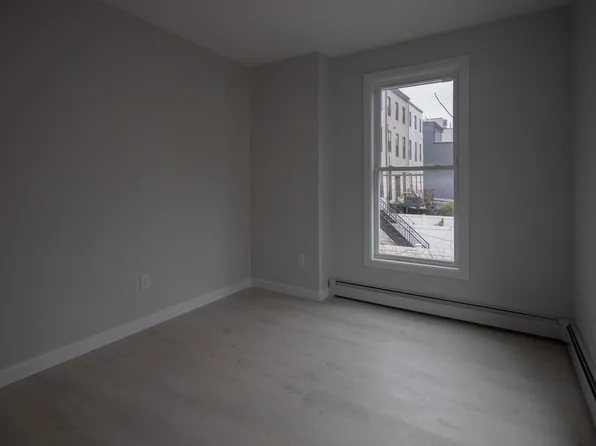 253 Monroe Street image 13 of 18