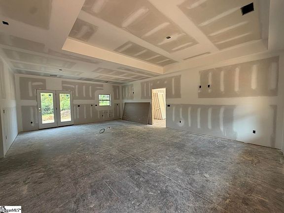 3rd image of 530 Hellams Rd