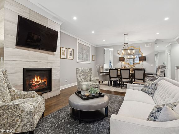 3rd image of 3844 N Damen Ave #1