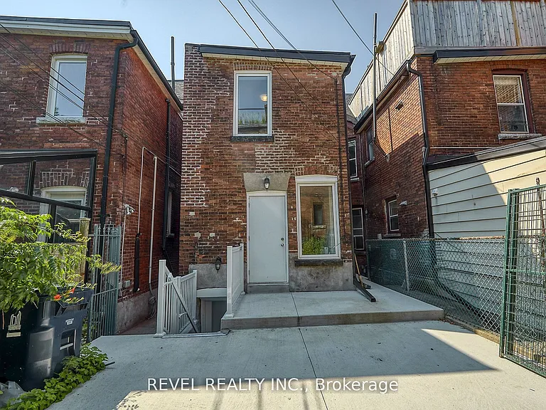 1064 College St #BASEMENT — Photo 11