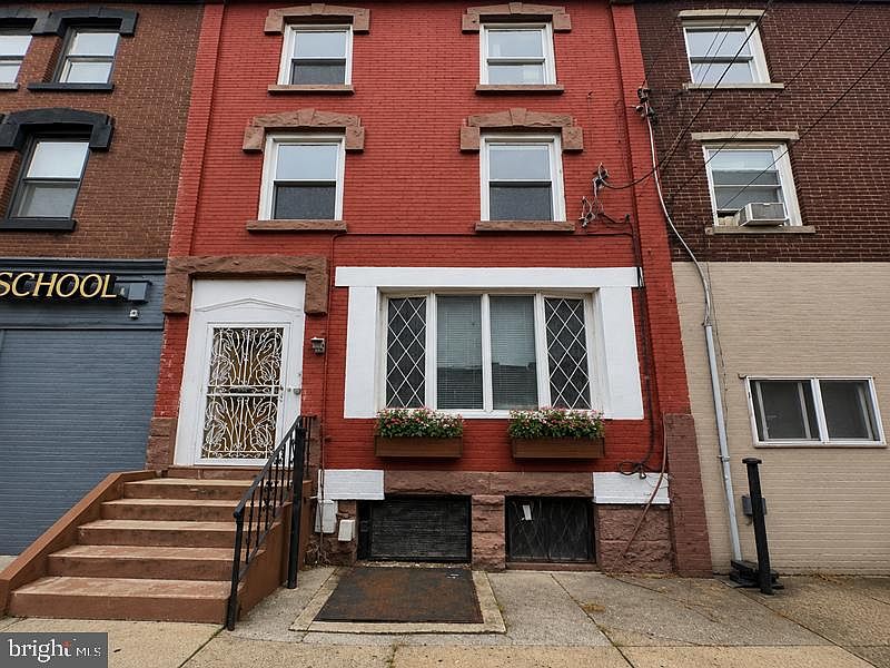 1st image of 1453 N 29th St