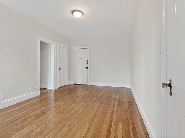 30 Langdon St #12 — Photo 6