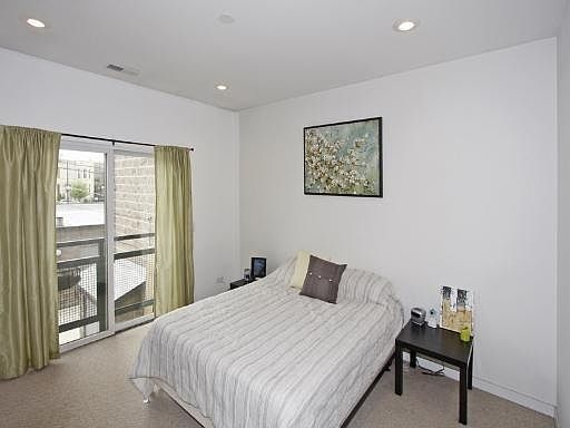 5th image of 2224 W Madison St Unit 202