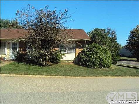1st image of 136A Buckingham Dr