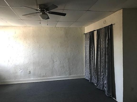 3rd image of 25 Westerlo St Floor 1