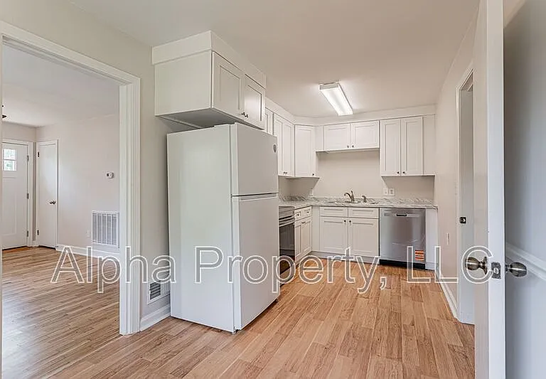 7 Pembroke Ln — Photo 13