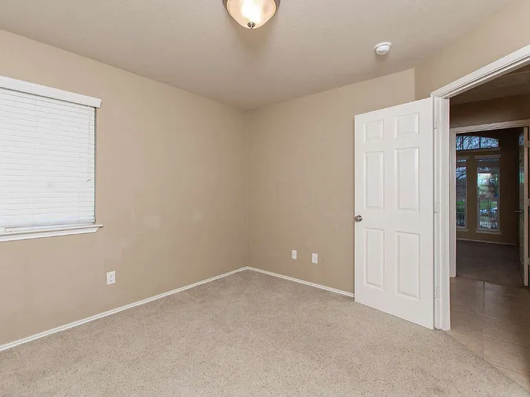 409 Rowdy Dr — Photo 21