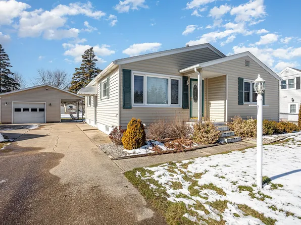 82 S Trumbull Rd, Bay City, MI 48708