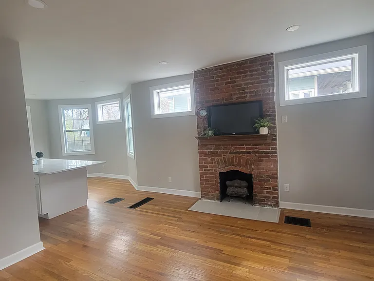 436 Hawthorne Ave — Photo 7