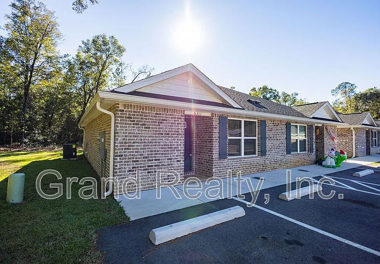 6283 Holland Rd — Photo 2