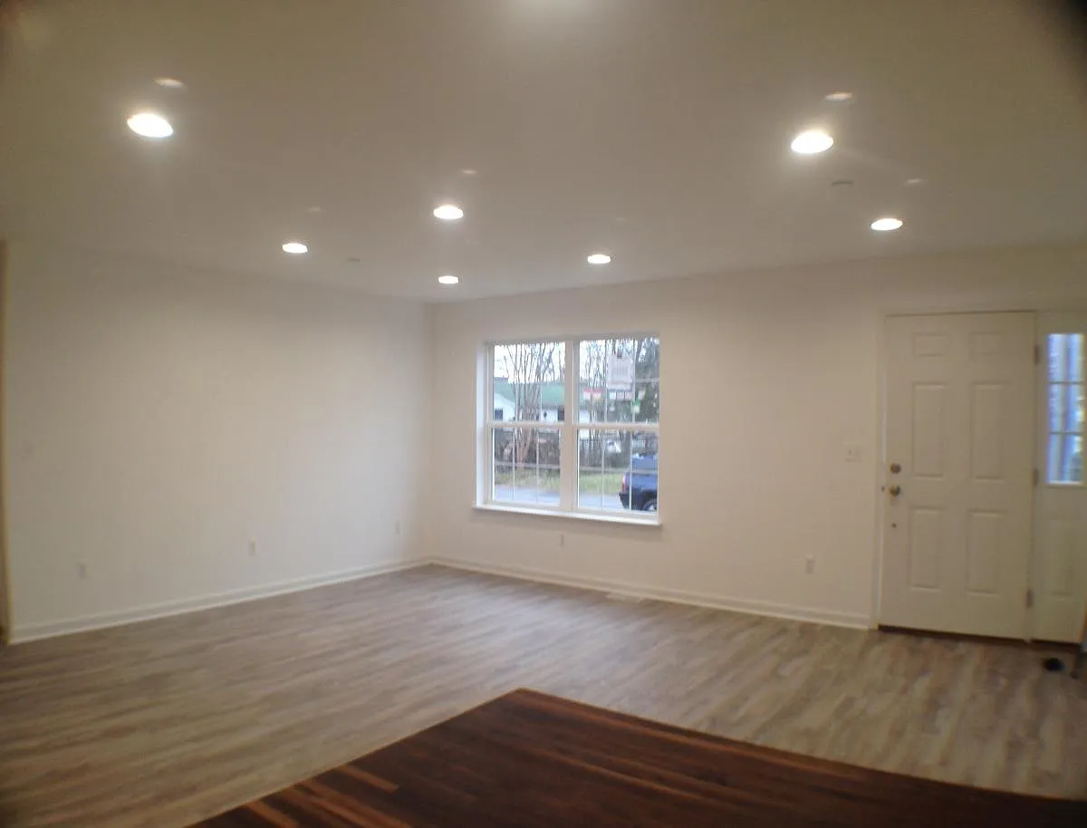 2 bed, 1044 sqft, $2,500 — Photo 3