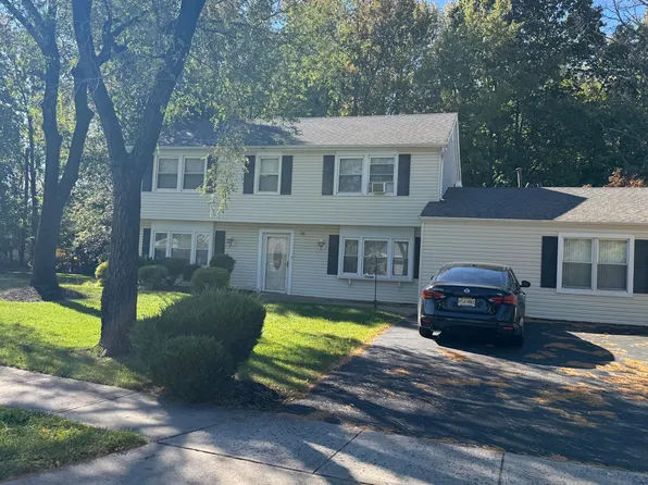 28 Cypress Lane, Matawan, NJ 07747