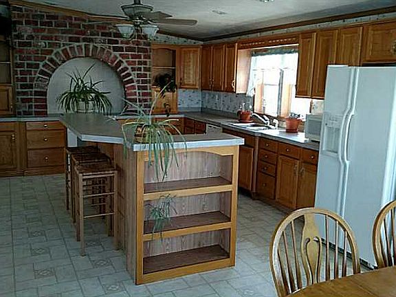 4th image of 10 Scotty Dr