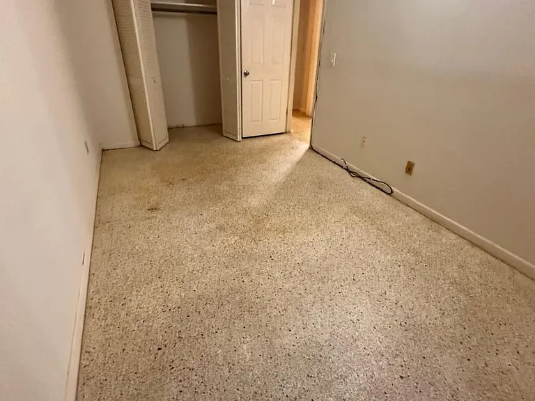 305 E Dakin Ave #11 — Photo 6