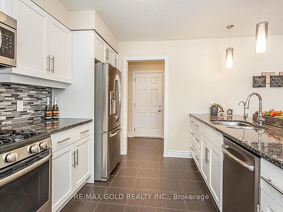 5th image of 199 Summit Ridge Dr