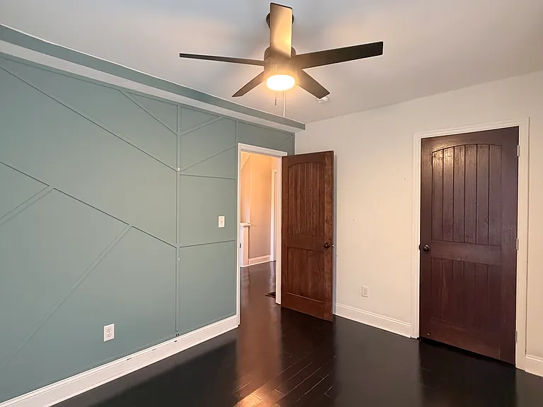 1074 E Columbus St — Photo 16