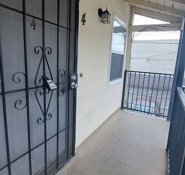 115 E Tamarack Ave — Photo 3