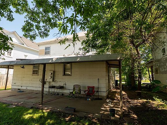 2nd image of 713 Lincoln St