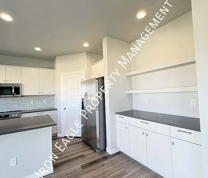 5667 S Memory Ave — Photo 5